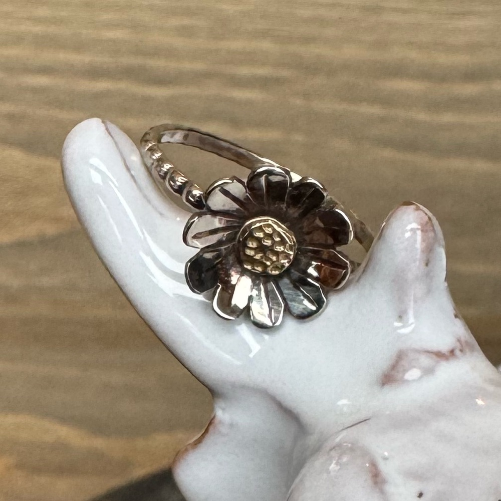 14KW&YG Charming Daisy Ring